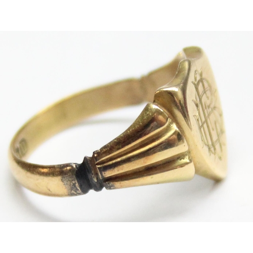 1110A - An antique 18ct gold signet ring with engraved shield, marked for Birmingham 1912, approx size R, ap... 