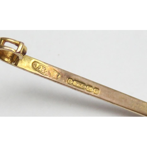 1110Y - Vintage 9ct gold bar brooch with engraved decoration, marked for Birmingham 1915, approx 40mm wide, ... 