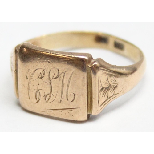 1190M - An antique 9ct gold signet ring with engraved decoration, marked and XRF confirmed, approx size P, a... 