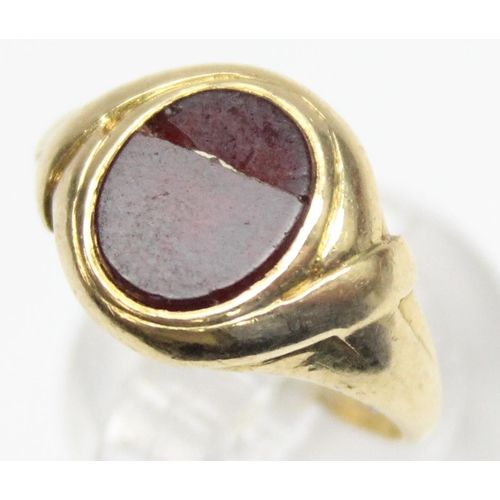 1193 - An antique 14ct gold and bloodstone signet ring, unmarked but XRF confirmed, approx size M, approx 4... 