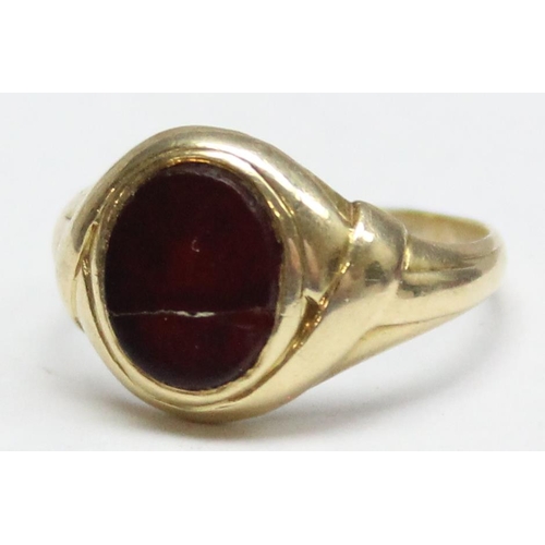 1193 - An antique 14ct gold and bloodstone signet ring, unmarked but XRF confirmed, approx size M, approx 4... 