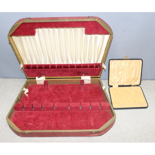 1020M - Qty of assorted vintage silver plated cutlery and cutlery boxes etc