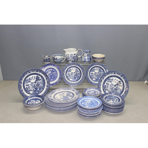 1866 - Qty of old willow pattern china by various manufacturers to include Churchill and Wedgewood