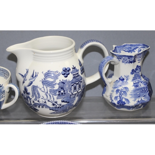 1866 - Qty of old willow pattern china by various manufacturers to include Churchill and Wedgewood