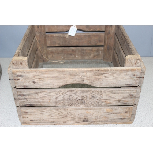 299B - 2 vintage wooden crates with wire bottoms, one marked KAP the other WVS, the largest approx 51cm x 3... 