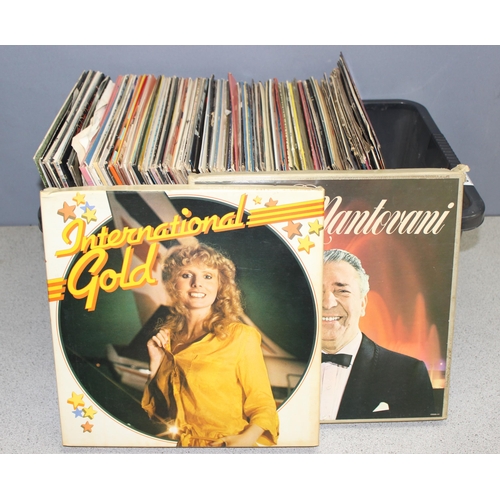 617 - A large qty of assorted vintage vinyl records, mainly LPs