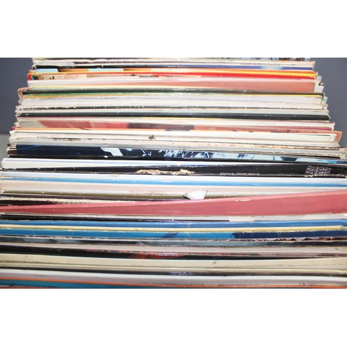 617 - A large qty of assorted vintage vinyl records, mainly LPs