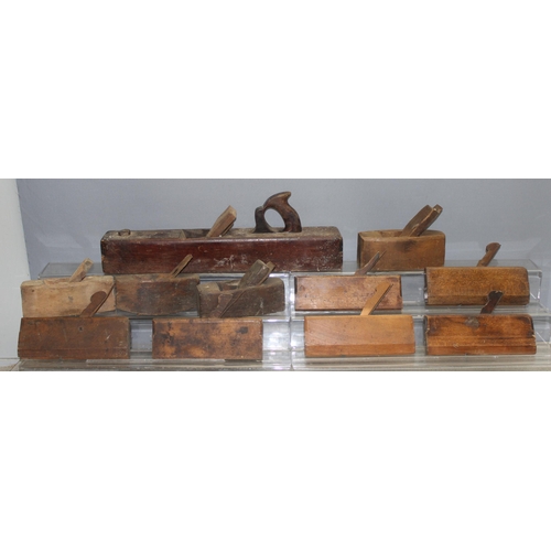 828 - Qty of assorted woodworking planes and moulding planes of wooden construction