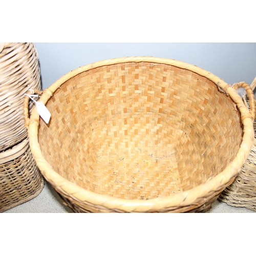 274 - 5 assorted wicker baskets, largest approx 45cm diam