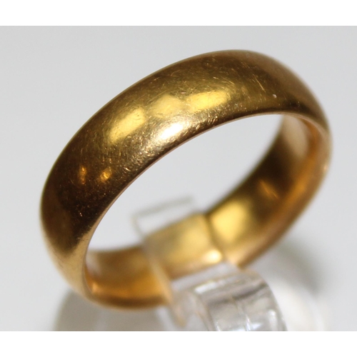 1101 - An antique 22ct gold wedding band ring, Birmingham 1924, approx size O, approx 9.77g gross