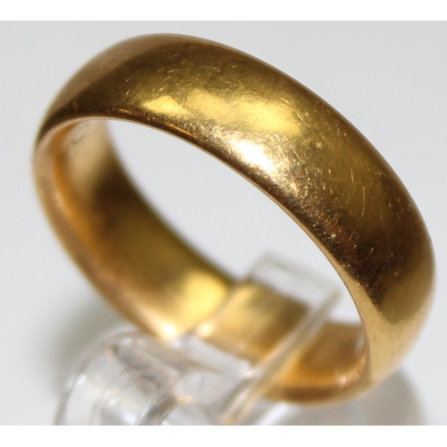 1101 - An antique 22ct gold wedding band ring, Birmingham 1924, approx size O, approx 9.77g gross