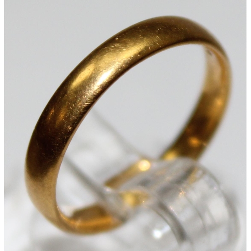 1102 - A vintage 22ct gold wedding band ring, Birmingham 1929, approx size L, approx 2.91g gross