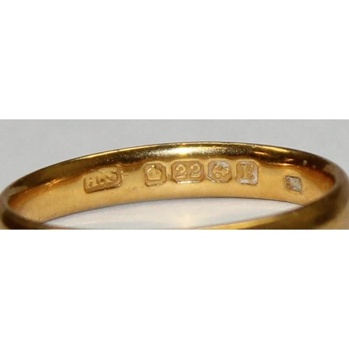 1102 - A vintage 22ct gold wedding band ring, Birmingham 1929, approx size L, approx 2.91g gross