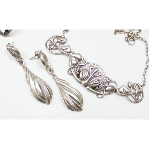 1130 - Qty of assorted silver jewellery to inc an Art Nouveau style silver necklace, 2 pairs of earrings, a... 