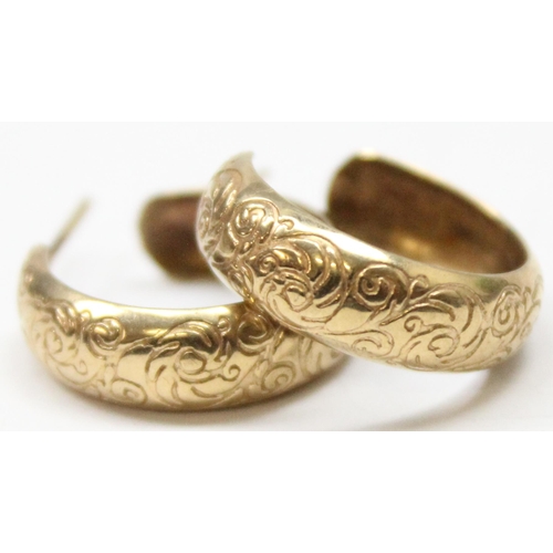 1141 - A pair of 9ct gold hoop earrings with engraved decoration, marked and XRF confirmed, approx 1.99g gr... 