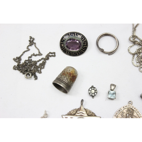 1158 - Qty of assorted silver jewellery and other odds to inc an unusual 830 silver watch strap with expand... 