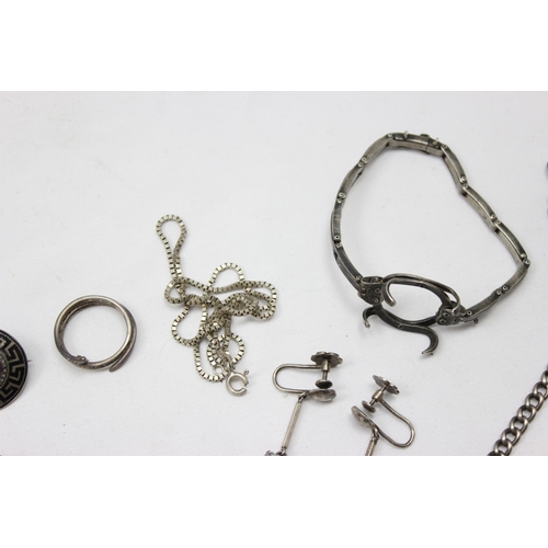 1158 - Qty of assorted silver jewellery and other odds to inc an unusual 830 silver watch strap with expand... 