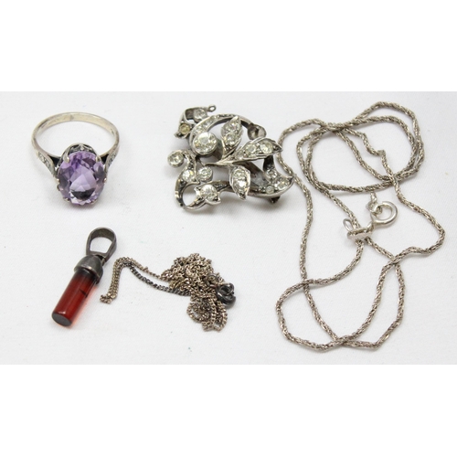 1186 - Qty of assorted silver jewellery to inc a silver and amethyst ring, a white stone set floral brooch ... 