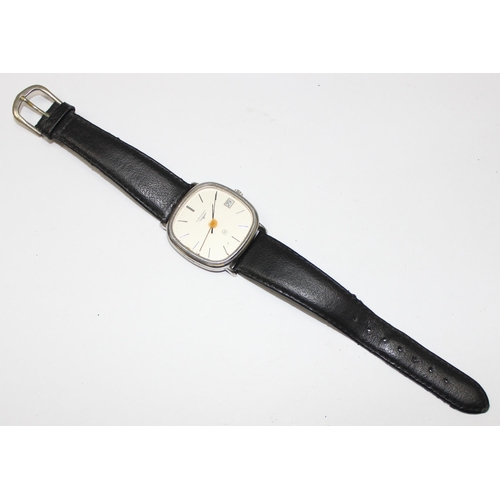 1324 - A vintage Longines wristwatch with L729.2 cal quartz movement and stainless steel cushion shaped cas... 