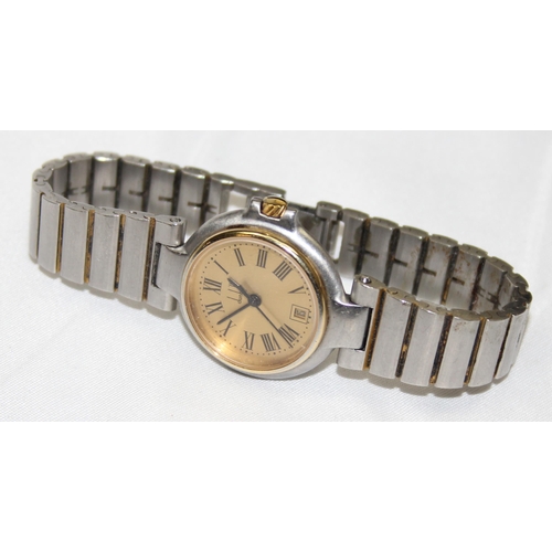 1368 - A vintage Dunhill ladies wristwatch with stainless steel strap and gold plated dial, dial approx 25m... 