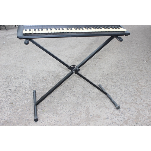 602 - Yamaha PSR-220 keyboard with stand, with original box