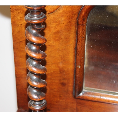 91 - A 19th century mahogany sideboard or buffet stand with mirror back, approx 105cm wide x 44cm deep x ... 