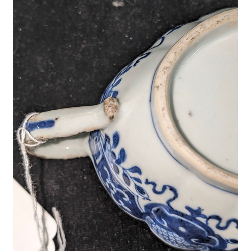 1765 - An antique Chinese blue and white gravy boat of ribbed form, likely 19th century, approx 20cm long