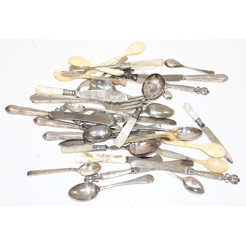 1011 - Qty of flatware, mostly silver-plated to incl 2 hallmarked Scottish silver spoons and a boxed set of... 