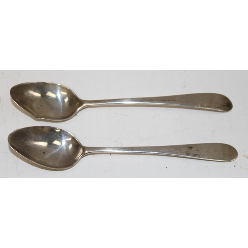 1011 - Qty of flatware, mostly silver-plated to incl 2 hallmarked Scottish silver spoons and a boxed set of... 