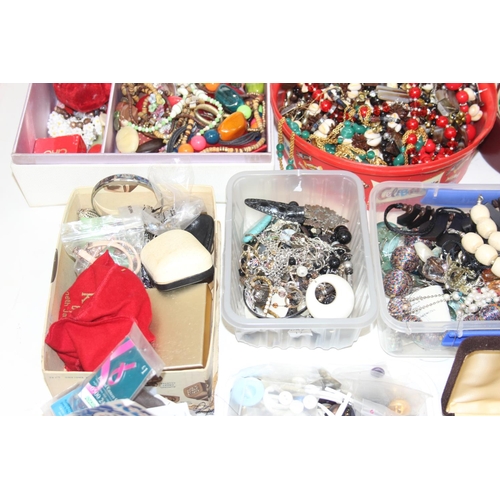 1110 - Large qty of assorted costume jewellery and boxes/cases