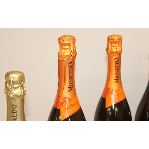 1526 - 7 bottles or assorted sparkling wine to incl Champagne and Prosecco