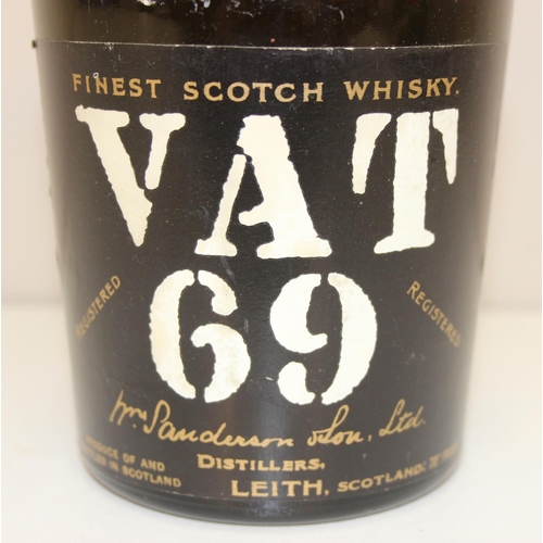 1528 - Bottle of Vat 69 Scotch whisky