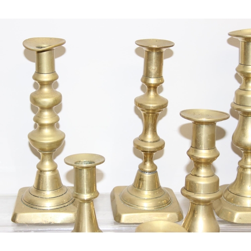 1718 - Qty of antique and vintage brass candle sticks of similar design, tallest approx 23cm