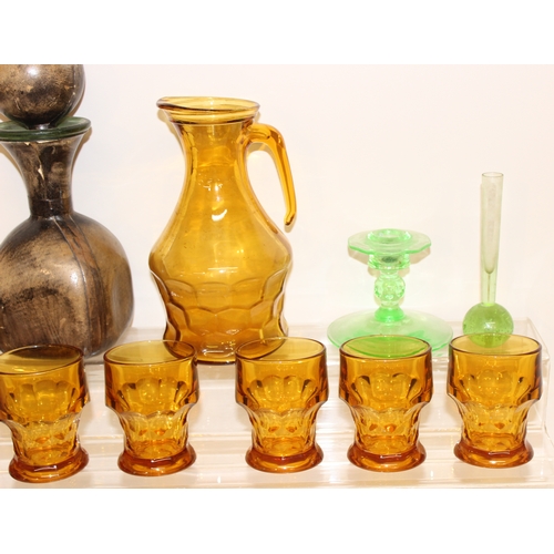 1706 - Qty of assorted retro coloured glass and other items to inc a lemonade set with 6 glasses and a uran... 