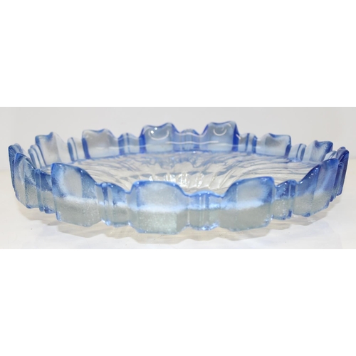 1554 - A retro Humppila Ulpukka of Finland glass serving bowl, unmarked, approx 26cm in diameter