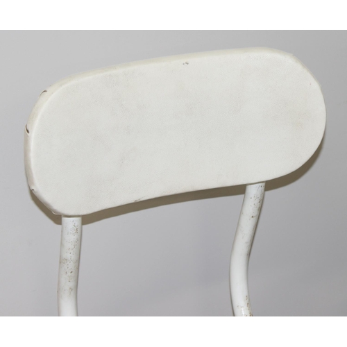 162 - Set of 4 Evertaut lab stools/chairs in white, approx. 105cm H