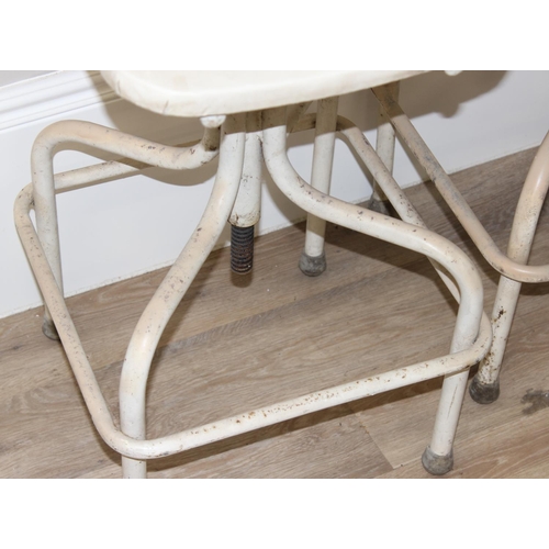 162 - Set of 4 Evertaut lab stools/chairs in white, approx. 105cm H