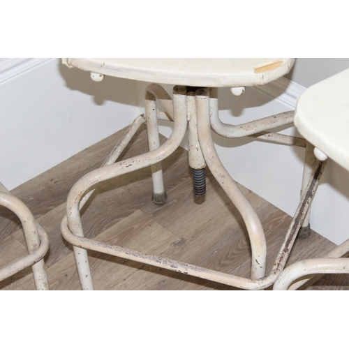 162 - Set of 4 Evertaut lab stools/chairs in white, approx. 105cm H