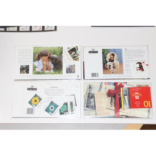 521 - Stamps - a large qty of assorted modern Presentation Pack stamps, each pack with the same loose stam... 