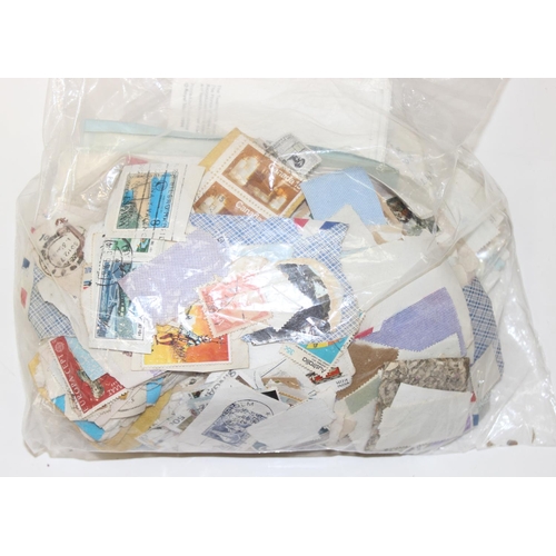 523 - Mixed lot of stamps, lose and some First Day Covers etc (large qty)