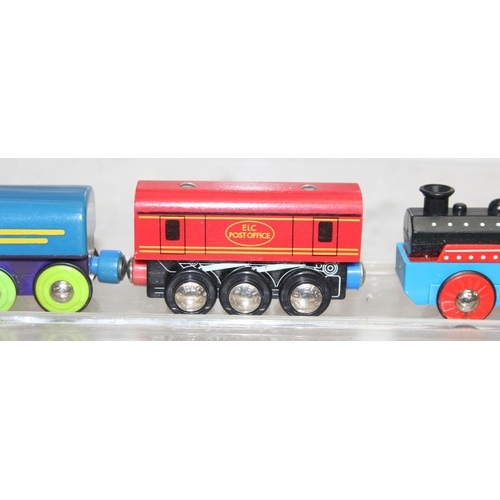 609 - Qty of assorted Brio to include track and trains etc