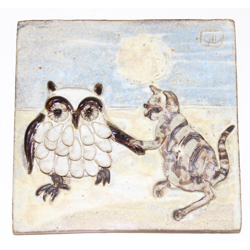 1752 - Set of 6 assorted studio pottery wall tiles, with 3D details decorated with animals, approx 16cm x 1... 