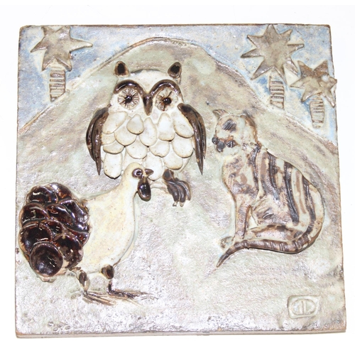 1752 - Set of 6 assorted studio pottery wall tiles, with 3D details decorated with animals, approx 16cm x 1... 