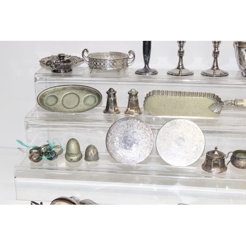 1048 - Qty of mixed silver-plated curios and some other metalware to incl flatware, bowls, photo frame etc,... 