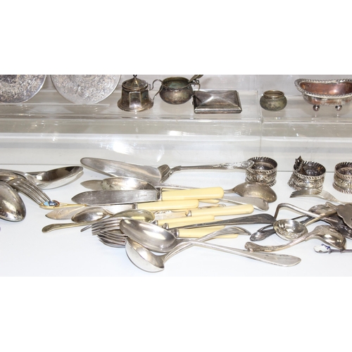 1048 - Qty of mixed silver-plated curios and some other metalware to incl flatware, bowls, photo frame etc,... 