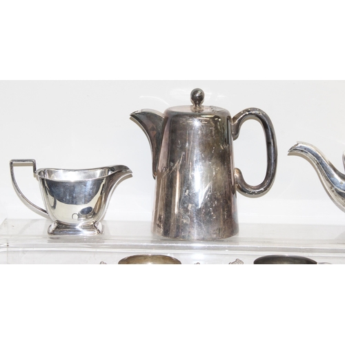 1049 - Qty of mixed antique and later silver-plated teaset items to incl teapots, milk jugs, sugar bowls et... 