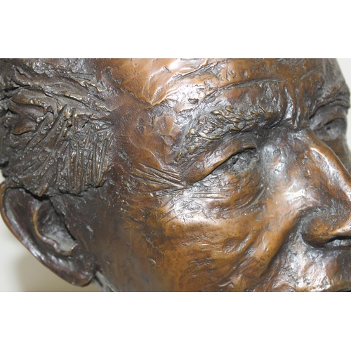 1507 - A large cast bronze bust of an unknown male, seemingly unsigned but mid-late 20th century, excellent... 