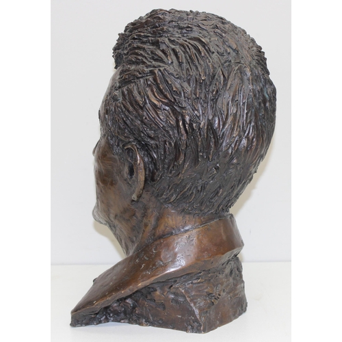 1507 - A large cast bronze bust of an unknown male, seemingly unsigned but mid-late 20th century, excellent... 