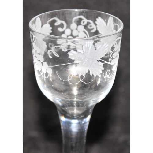 1610 - Early 18th century small Georgian wine glass - single Ogee bowl with engravings of vine leaves and g... 