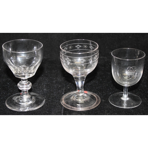 1617 - Antique and later glass items to incl an 18th century engraved port glass, 19th century facet-cut bo... 